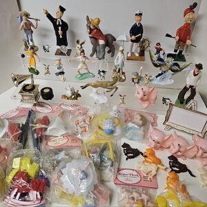 Vintage Lot of Rare 1970s Wilton Plastic Cake Toppers 100+ (6" to 1")